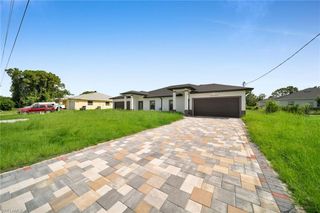 4987 Fairway CT, Lehigh Acres, FL 33973