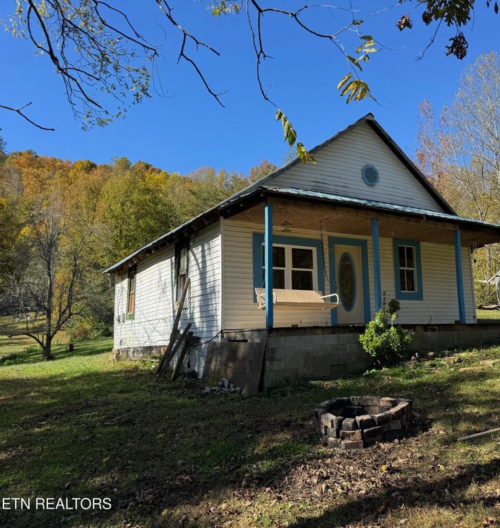 160 Laco Rd, Huntsville, TN 37756