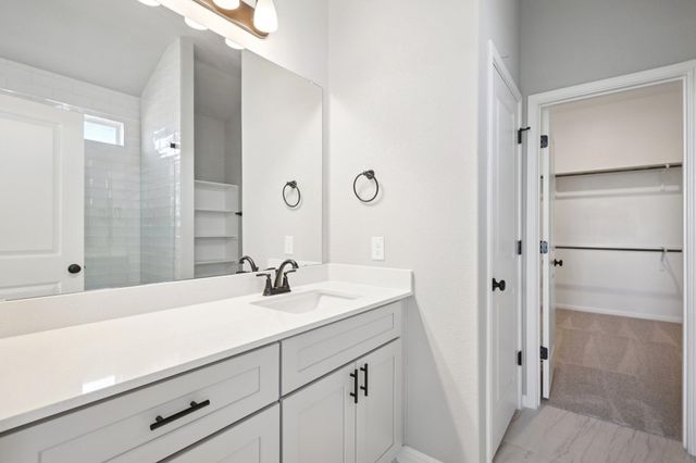 174 Dorian DR, Buda, TX 78610