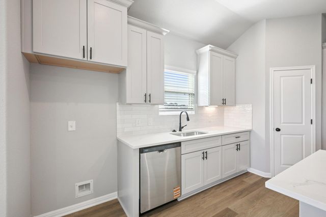 174 Dorian DR, Buda, TX 78610