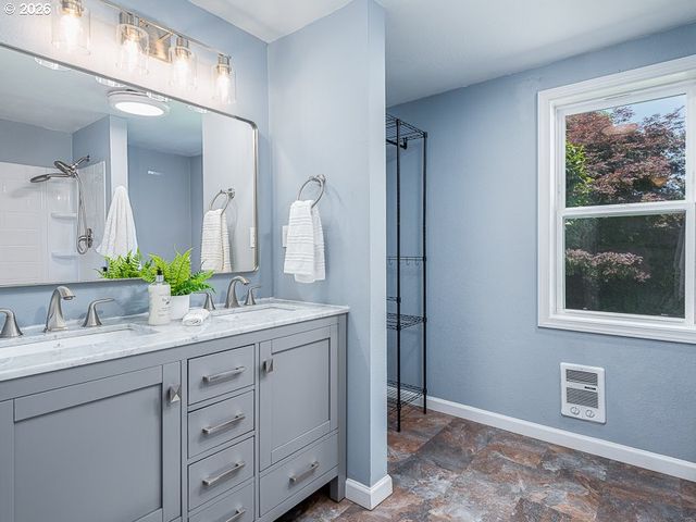 1108 V St, Vancouver, WA 98661
