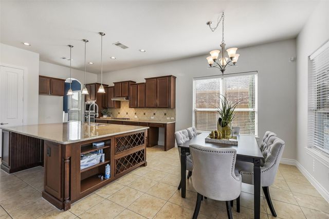 285 W Fork Drive, League City, TX 77573