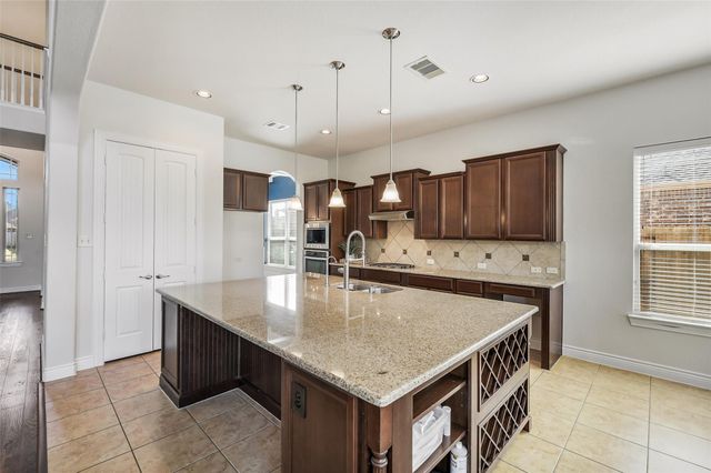 285 W Fork Drive, League City, TX 77573