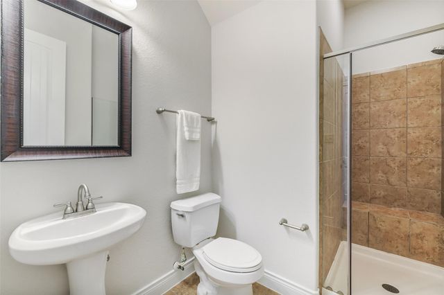 285 W Fork Drive, League City, TX 77573