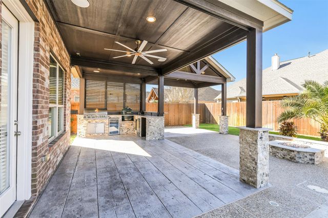 285 W Fork Drive, League City, TX 77573