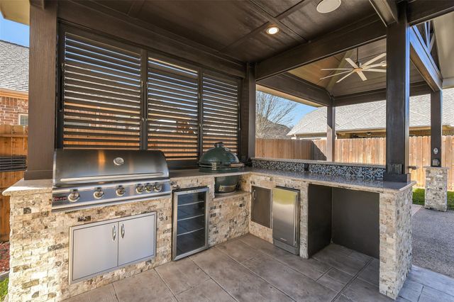 285 W Fork Drive, League City, TX 77573