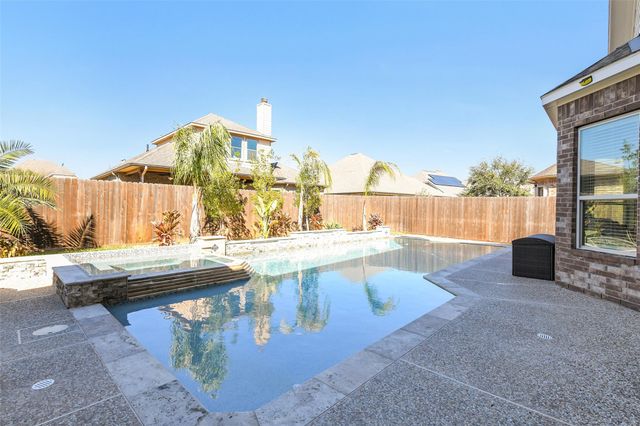 285 W Fork Drive, League City, TX 77573