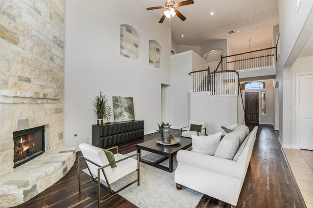 285 W Fork Drive, League City, TX 77573