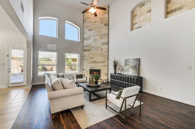 285 W Fork Drive, League City, TX 77573