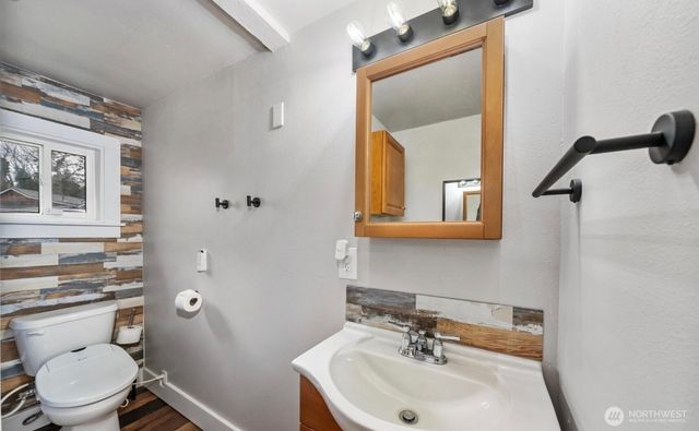 1270 Retsil Road E, Port Orchard, WA 98366