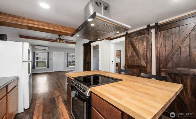 1270 Retsil Road E, Port Orchard, WA 98366