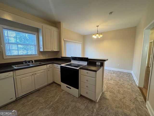 34 Woodberry Drive SE, Silver Creek, GA 30173