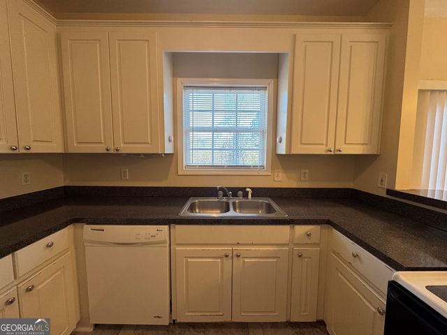 34 Woodberry Drive SE, Silver Creek, GA 30173