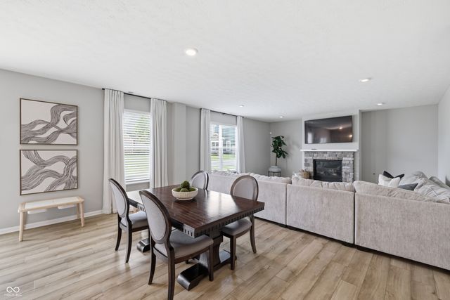 5693 Terracotta Trace, Mccordsville, IN 46055