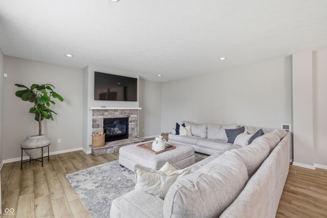 5693 Terracotta Trace, Mccordsville, IN 46055