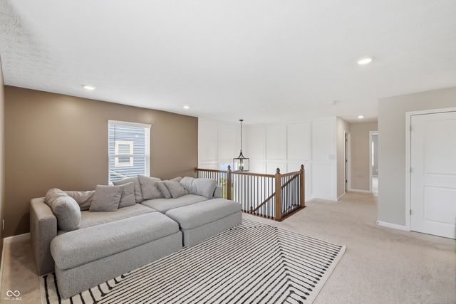 5693 Terracotta Trace, Mccordsville, IN 46055