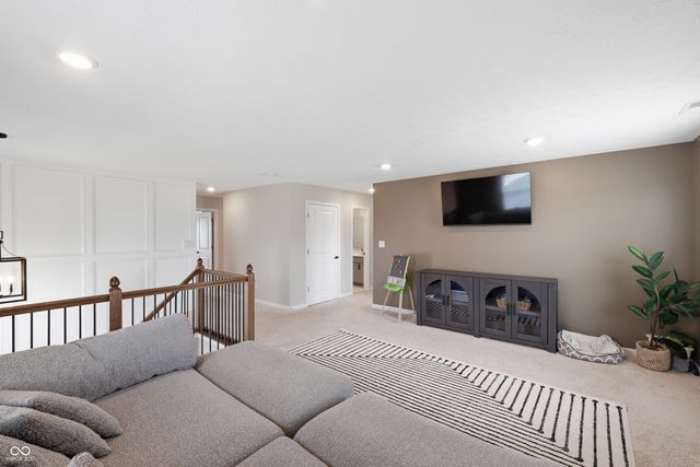 5693 Terracotta Trace, Mccordsville, IN 46055