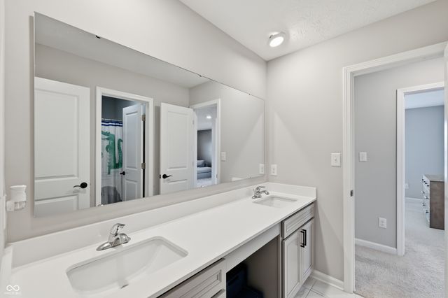 5693 Terracotta Trace, Mccordsville, IN 46055