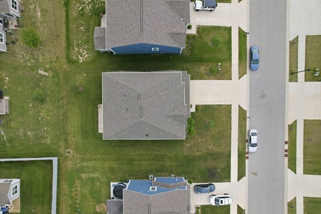 5693 Terracotta Trace, Mccordsville, IN 46055