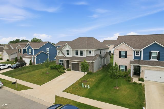5693 Terracotta Trace, Mccordsville, IN 46055