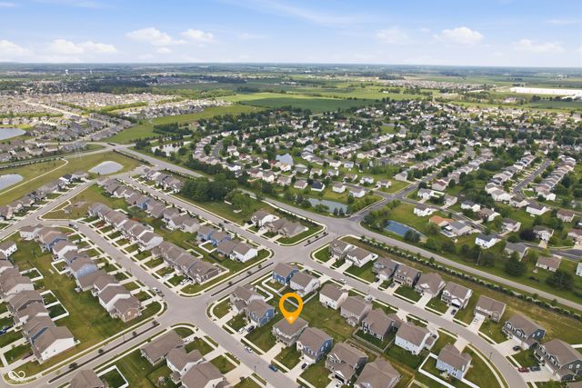 5693 Terracotta Trace, Mccordsville, IN 46055