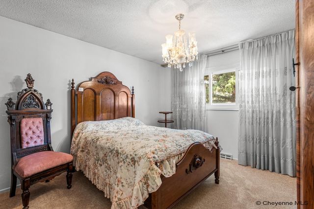502 HARVARD LN, Cheyenne, WY 82009