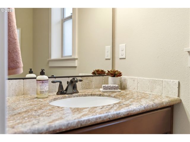 1749 Se MARION St, Portland, OR 97202