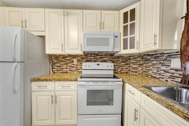 1200 Tallwood Ave 308, Hollywood, FL 33021