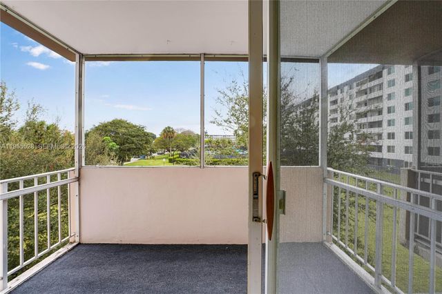 1200 Tallwood Ave 308, Hollywood, FL 33021