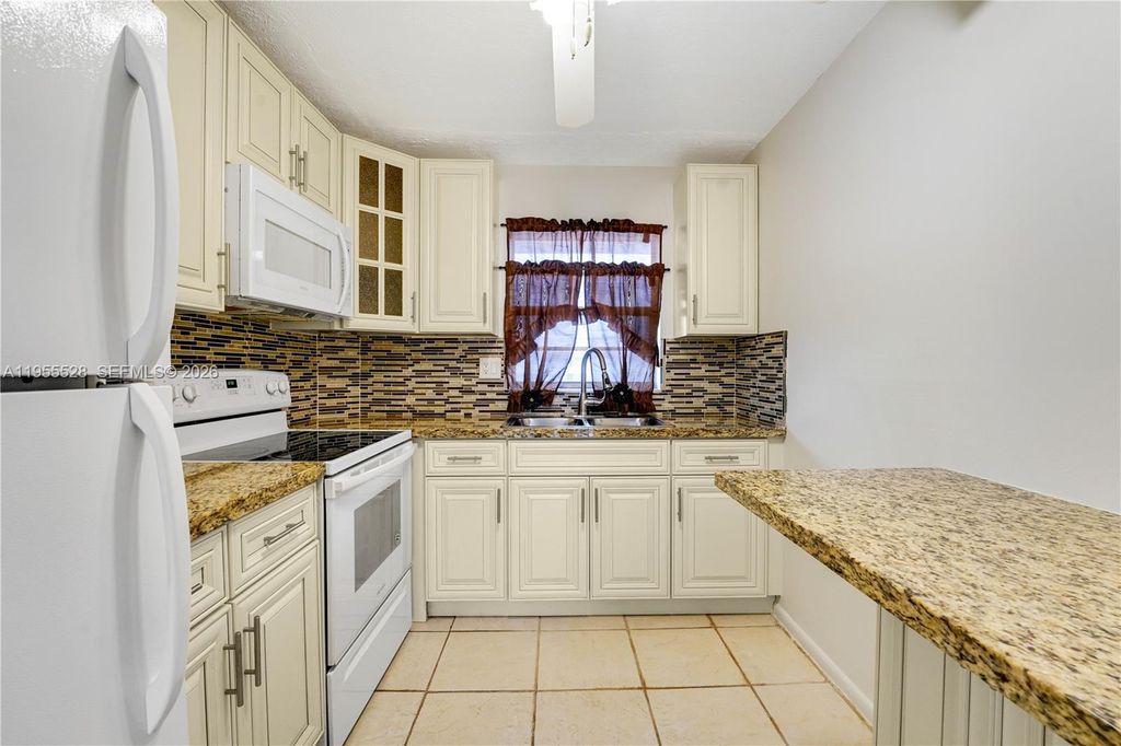 1200 Tallwood Ave 308, Hollywood, FL 33021