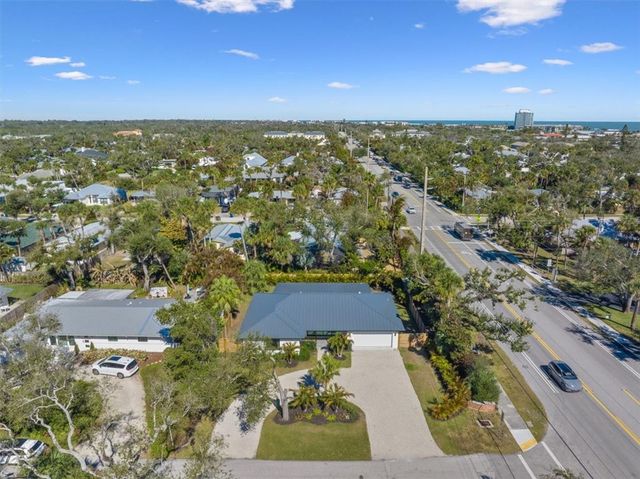 645 Flamevine Lane, Vero Beach, FL 32963