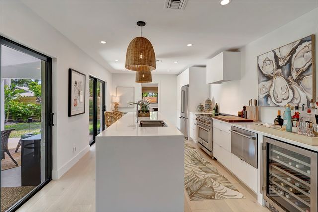 645 Flamevine Lane, Vero Beach, FL 32963