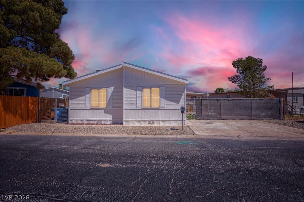 2854 Humboldt Court, Las Vegas, NV 89142 — photo 2