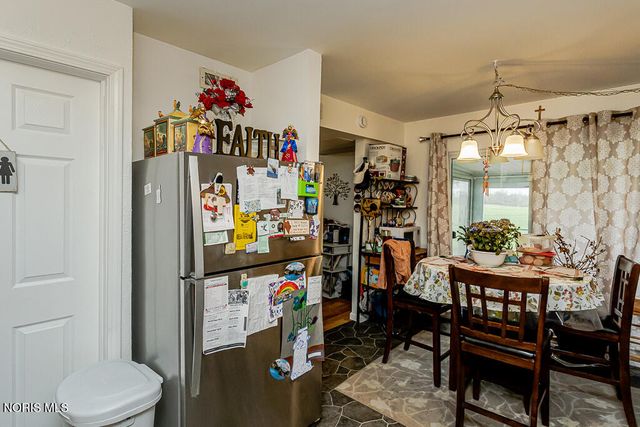 3693 Lakepointe Drive, Northwood, OH 43619