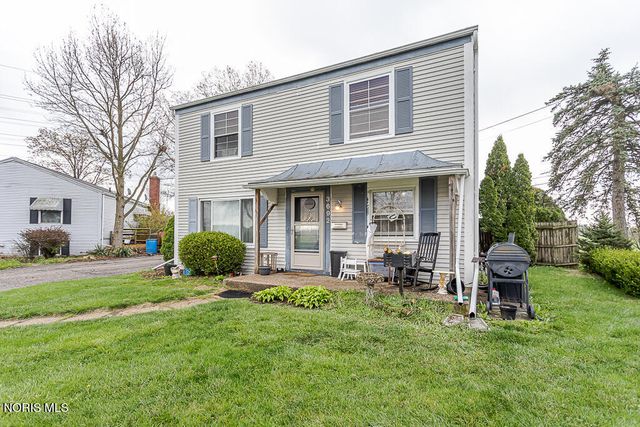 3693 Lakepointe Drive, Northwood, OH 43619