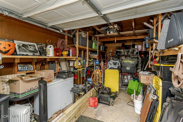3693 Lakepointe Drive, Northwood, OH 43619
