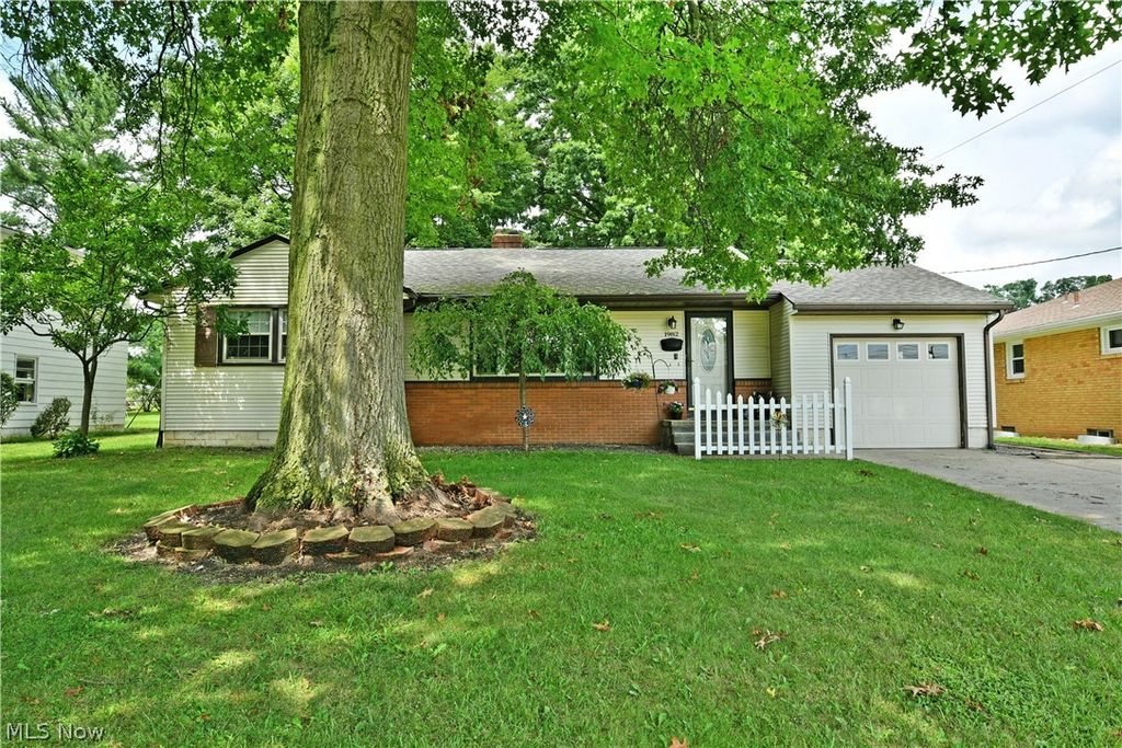 1982 Wendy Lane, Poland, OH 44514