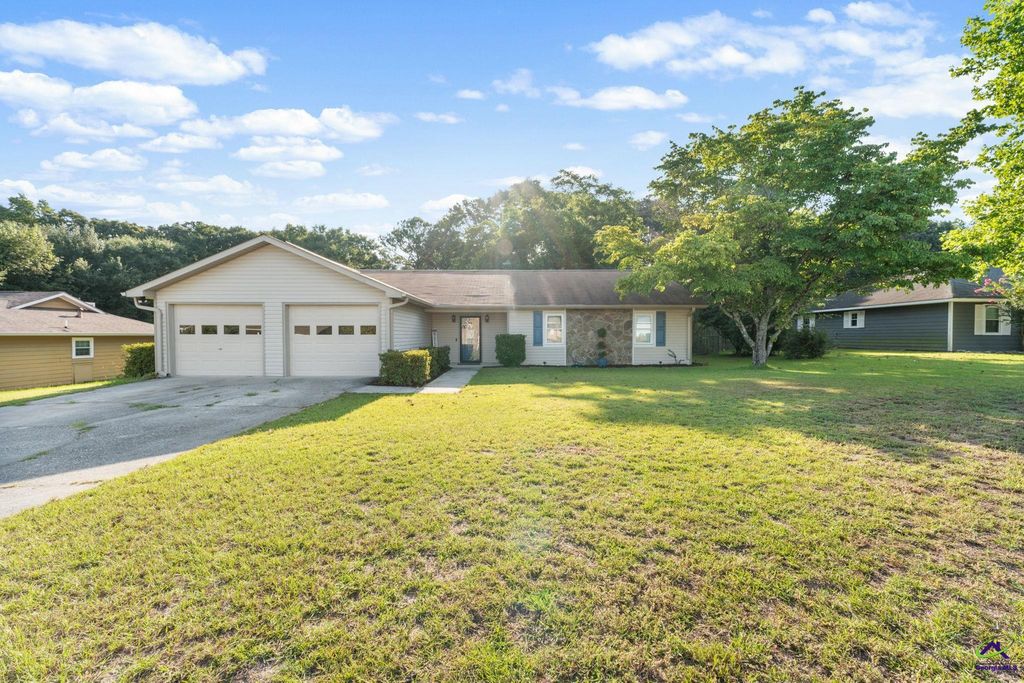 107 Turtle Dove Court, Warner Robins, GA 31088