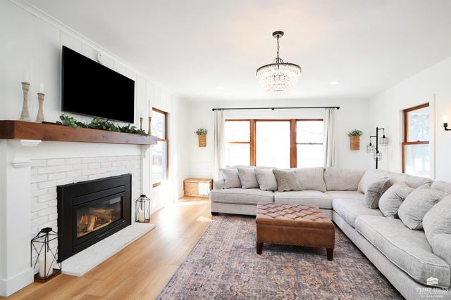 2303 College Avenue, Manhattan, KS 66502