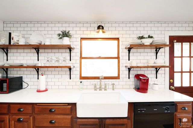 2303 College Avenue, Manhattan, KS 66502