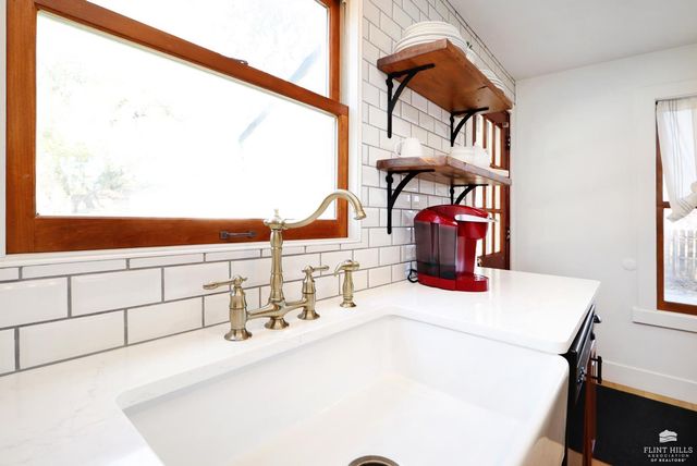 2303 College Avenue, Manhattan, KS 66502