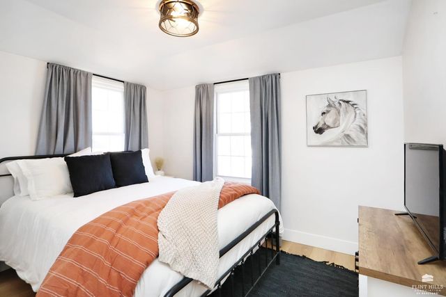 2303 College Avenue, Manhattan, KS 66502