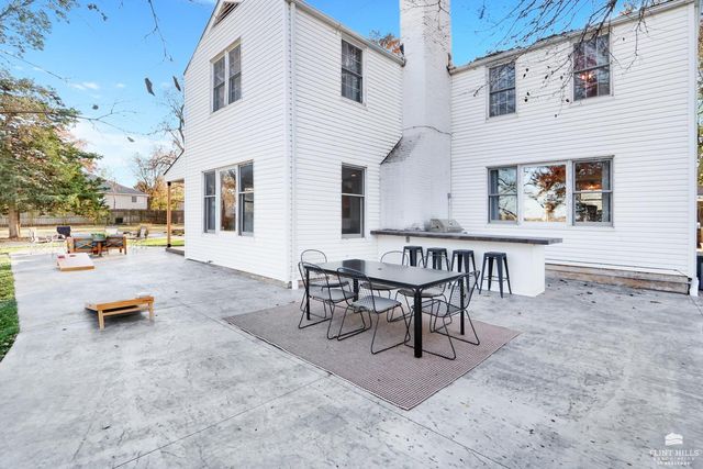 2303 College Avenue, Manhattan, KS 66502