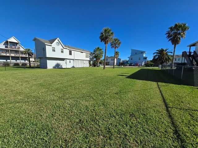 16700 Moby Dick, Jamaica Beach, TX 77554