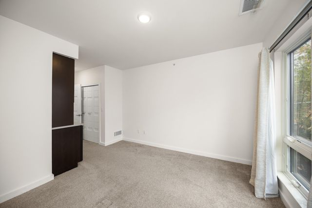 450-462 W Stadium Boulevard, Ann Arbor, MI 48103