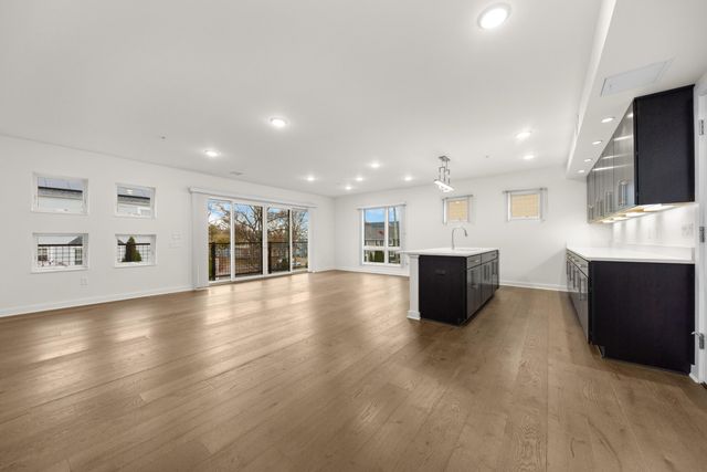 450-462 W Stadium Boulevard, Ann Arbor, MI 48103