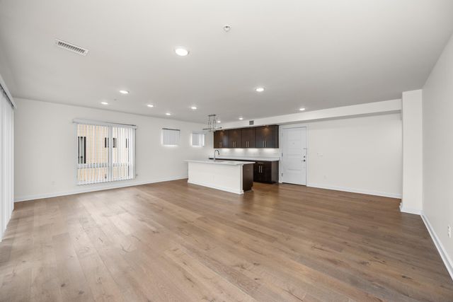 450-462 W Stadium Boulevard, Ann Arbor, MI 48103