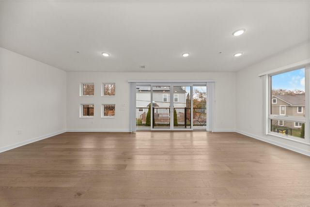 450-462 W Stadium Boulevard, Ann Arbor, MI 48103