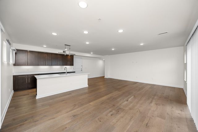 450-462 W Stadium Boulevard, Ann Arbor, MI 48103