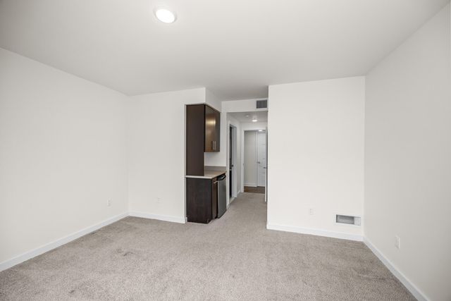 450-462 W Stadium Boulevard, Ann Arbor, MI 48103